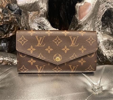 louis vuitton sarah wallet reverse monogram|louis vuitton sarah wallet monogram.